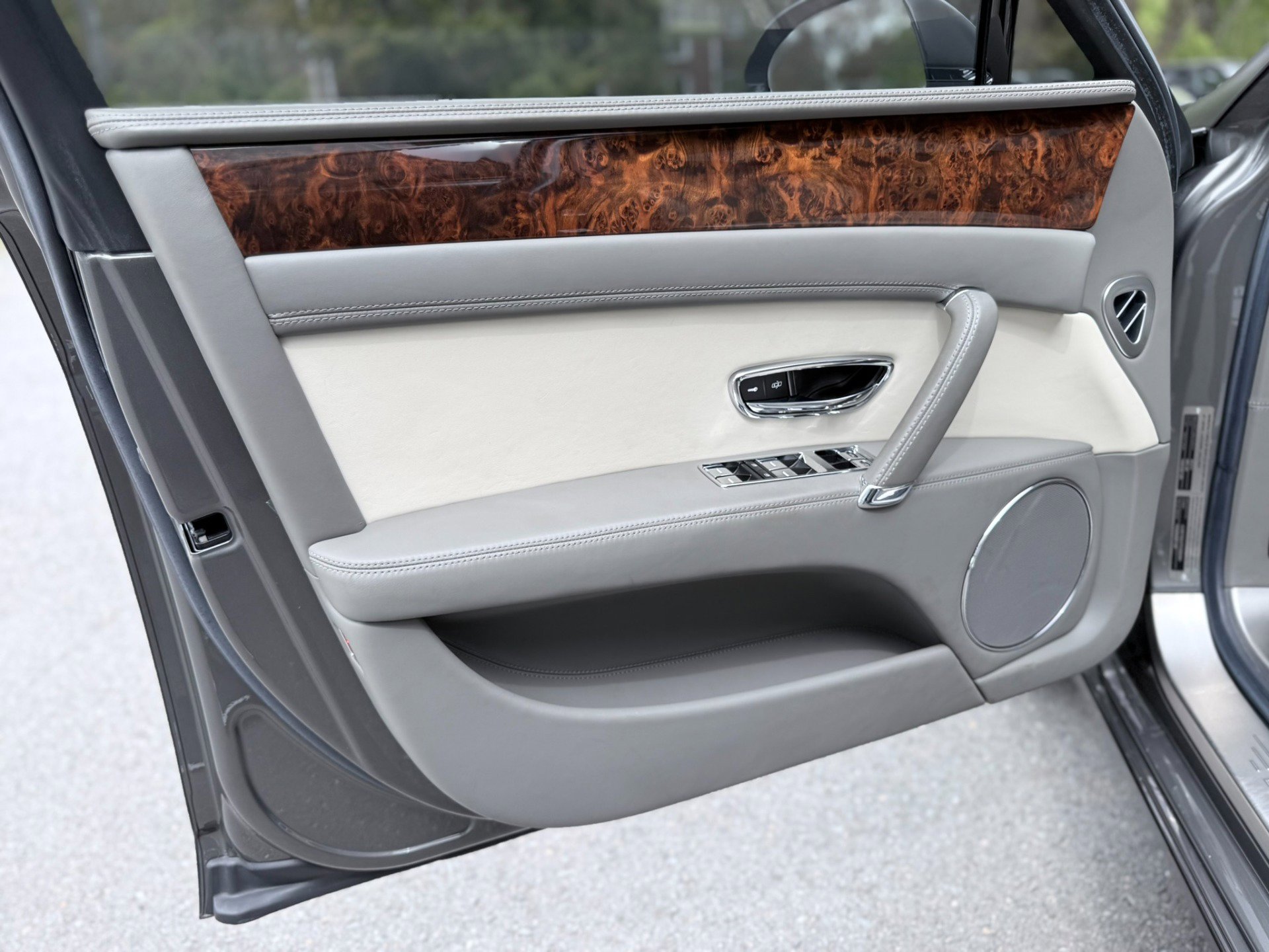 Used 2015 Bentley Flying Spur V8 AWD/4WD image 9