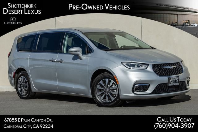 Used 2022 Chrysler Pacifica Touring-L image 1