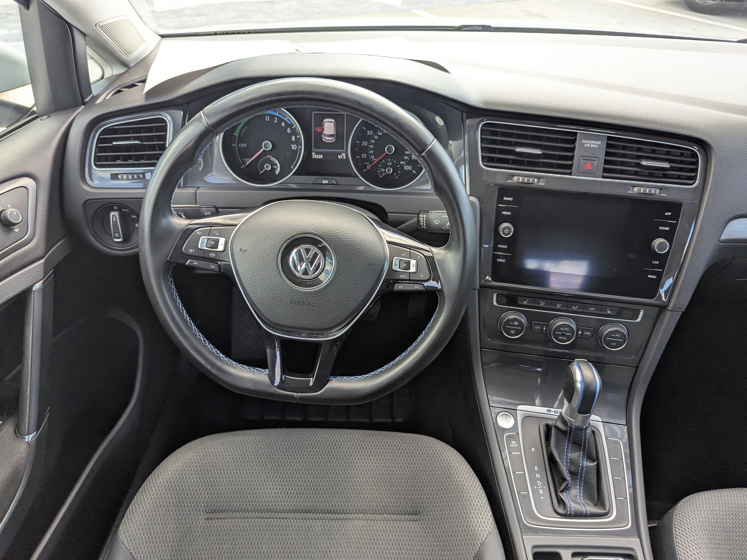 Used 2019 Volkswagen e-Golf SE w/ Driver Assistance Package image 13