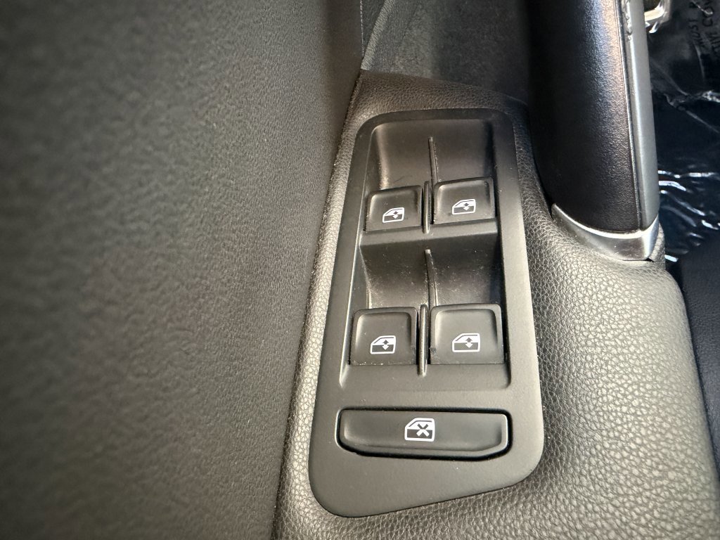 Used 2019 Volkswagen GTI SE w/ SE Experience Package image 25