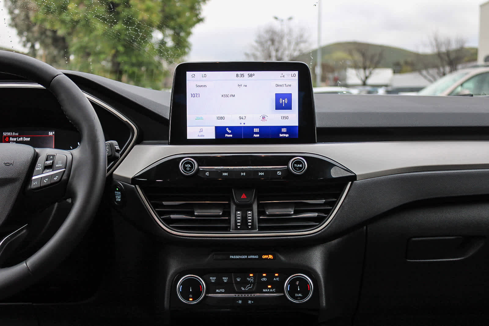 Used 2022 Ford Escape SE w/ SE Sport Appearance Package image 13