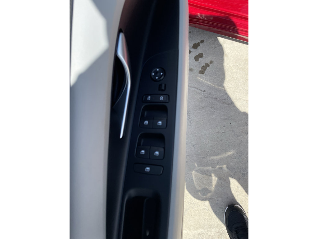 Certified 2025 Hyundai Elantra Limited FWD image 13