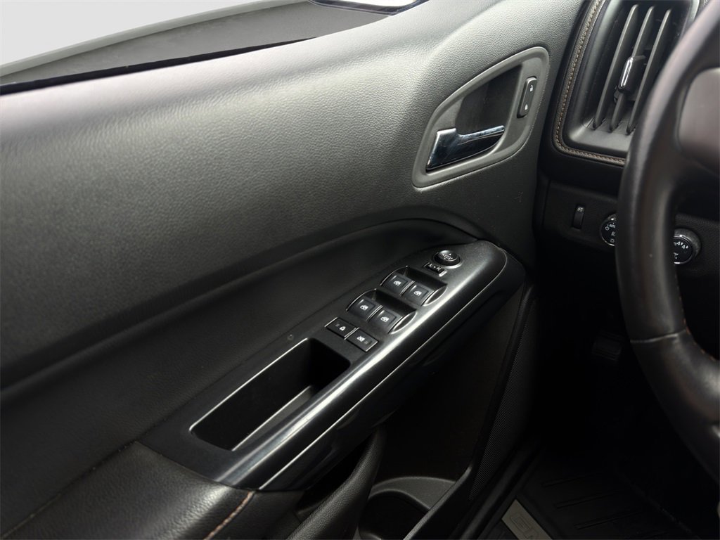 Used 2022 GMC Canyon AT4 image 12