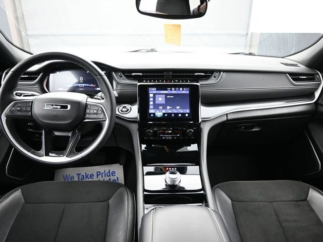 Used 2022 Jeep Grand Cherokee Altitude image 9