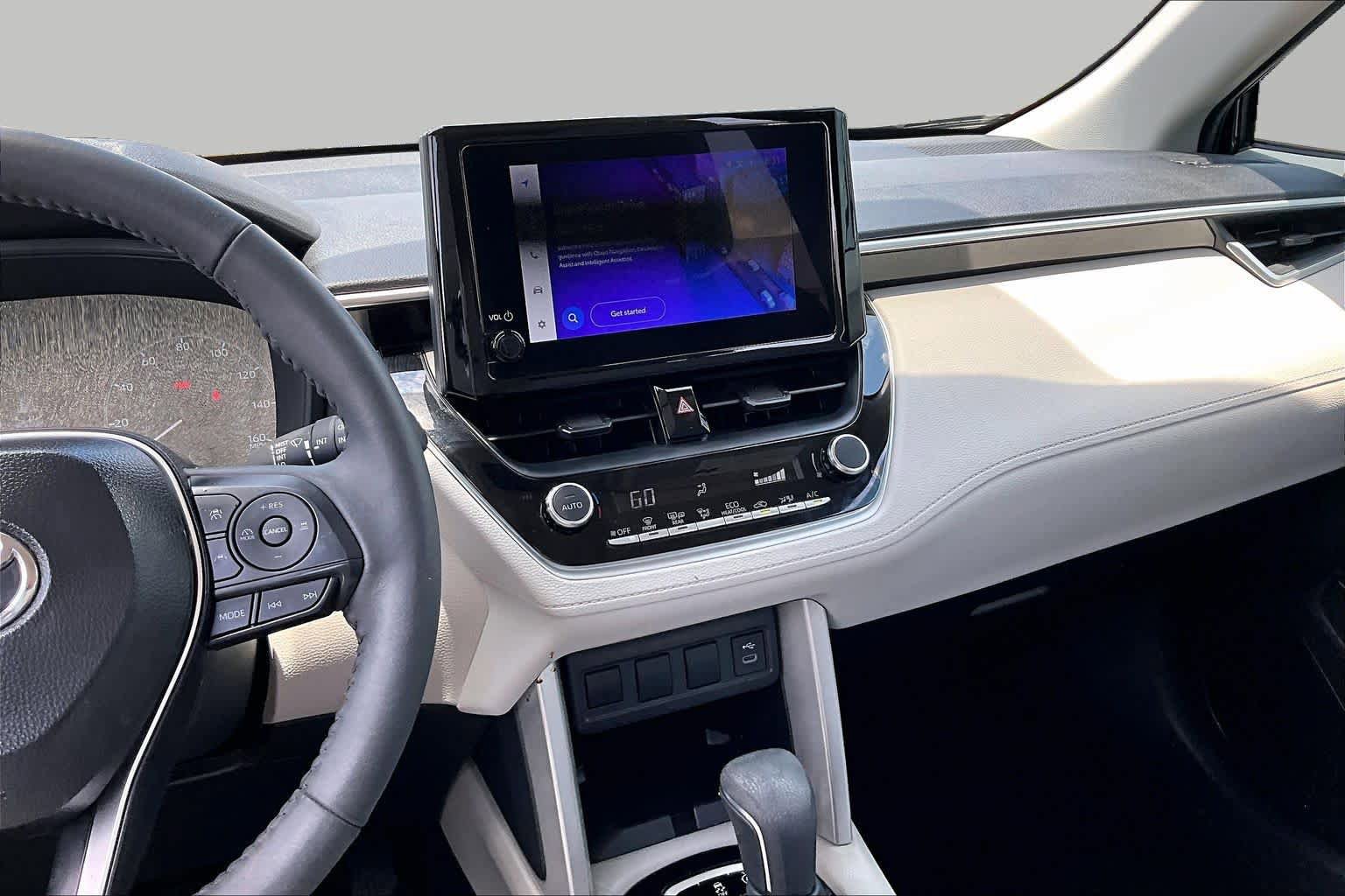 Used 2024 Toyota Corolla Cross LE FWD image 7