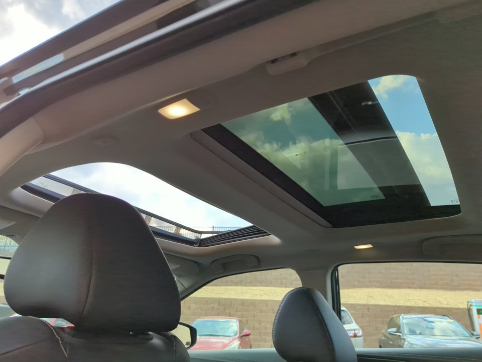 Used 2017 Nissan Maxima Platinum FWD image 18