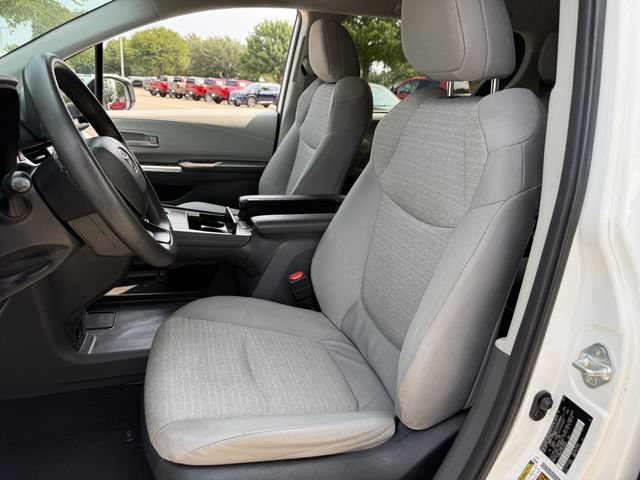 Certified 2023 Toyota Sienna LE FWD image 24