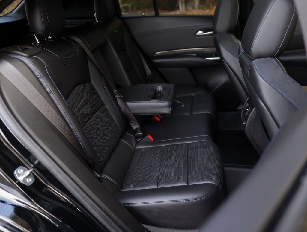 Certified 2024 Cadillac XT4 Sport image 33