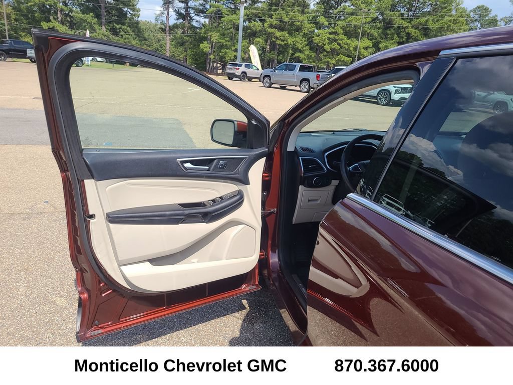 Used 2015 Ford Edge Titanium w/ Equipment Group 302A AWD/4WD image 13