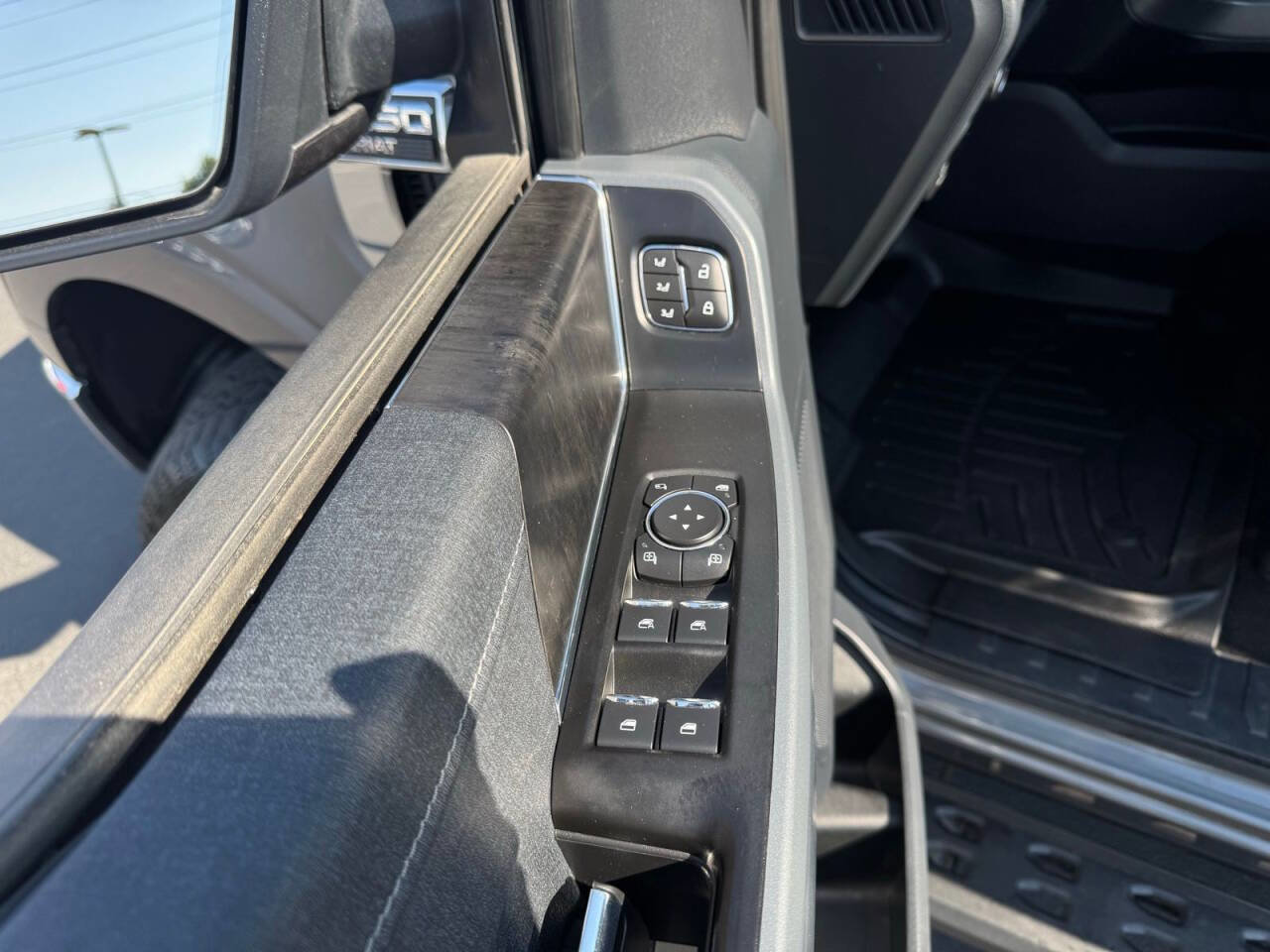 Used 2022 Ford F150 Lariat image 12