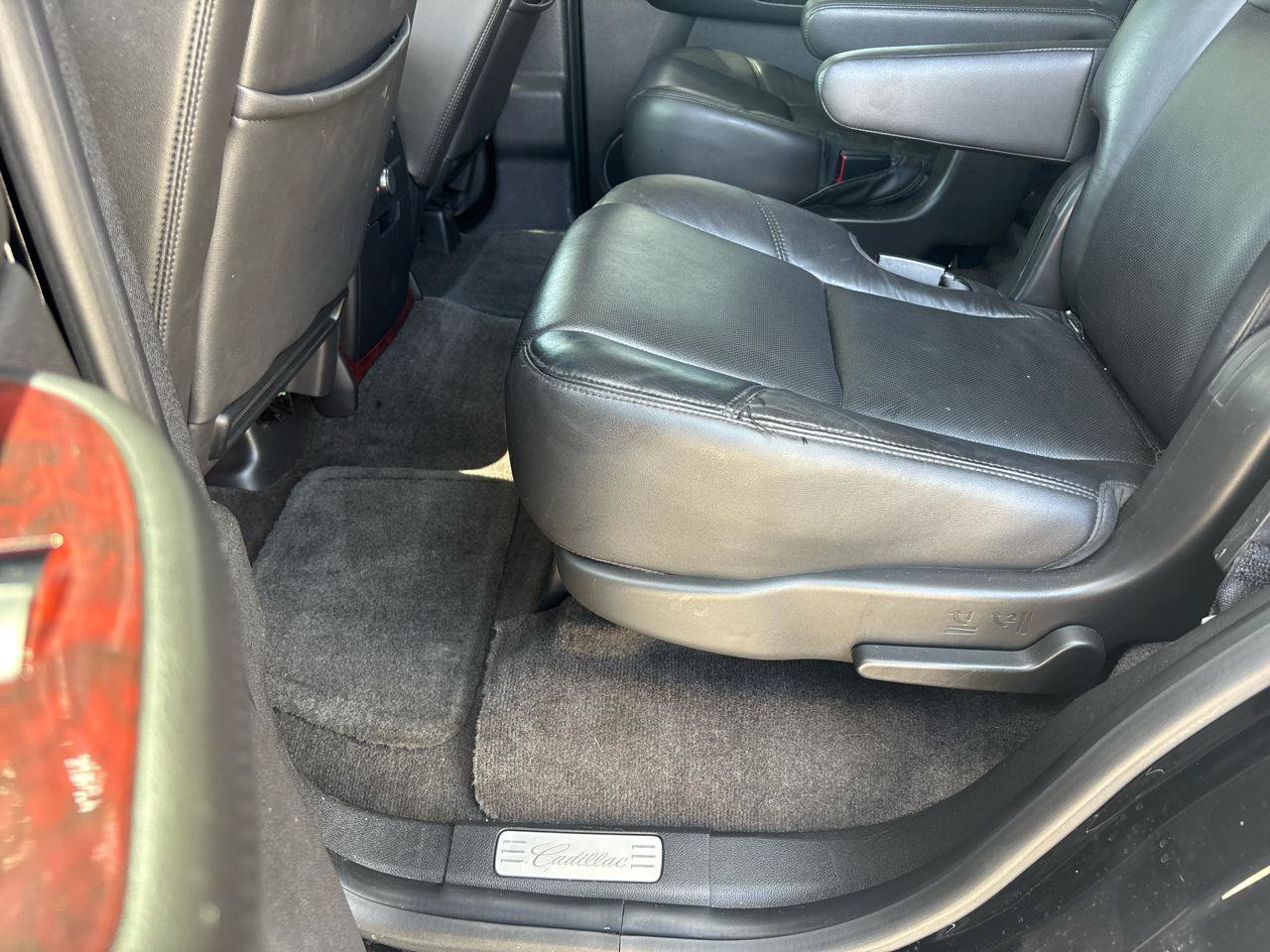 Used 2014 Cadillac Escalade Luxury AWD/4WD image 34