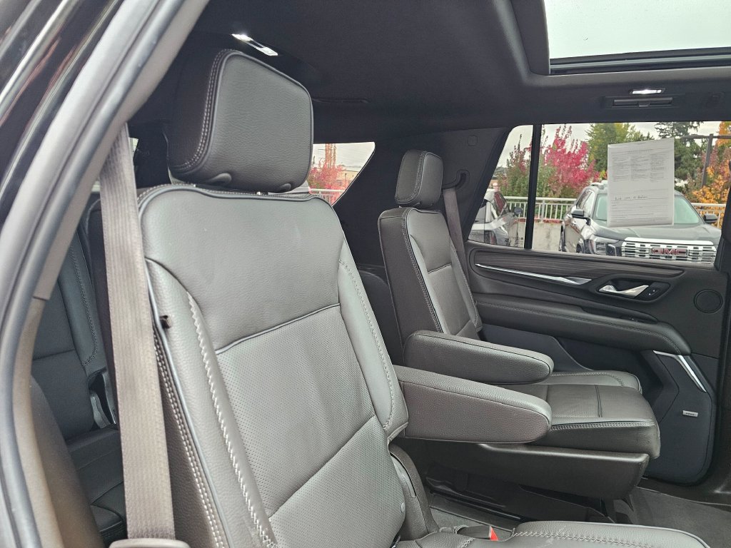Used 2024 GMC Yukon Denali w/ Denali Reserve Package AWD/4WD image 13