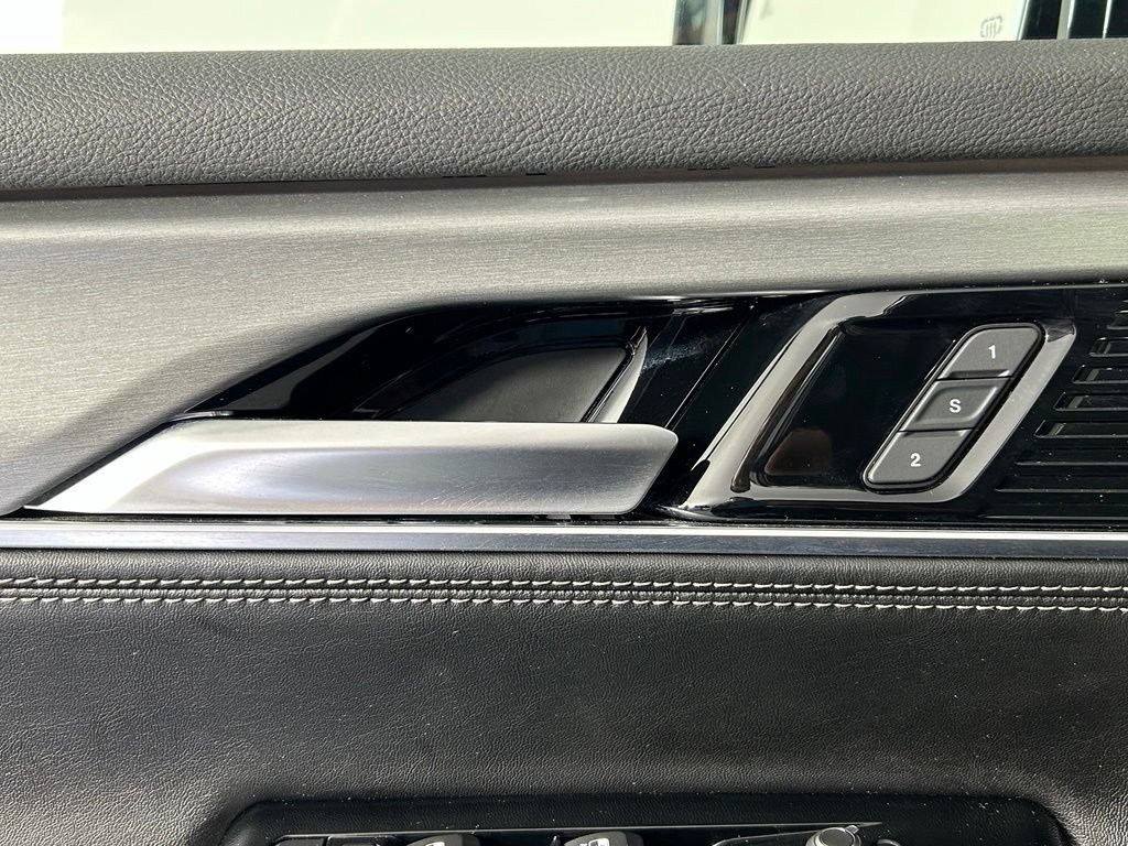 Used 2023 Jeep Wagoneer Series II AWD/4WD image 36