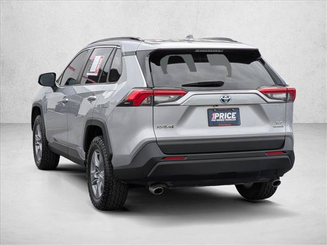 Used 2022 Toyota RAV4 XLE AWD/4WD image 8