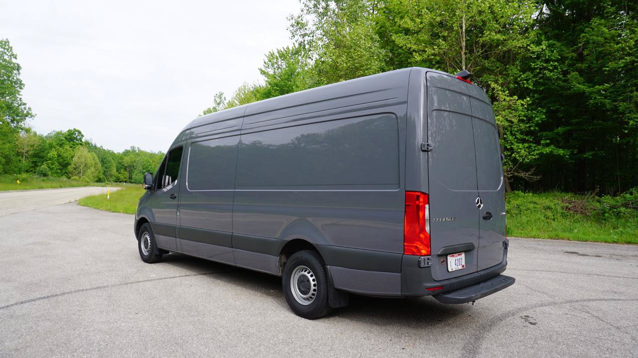 Used 2024 Mercedes-Benz Sprinter 2500 image 3