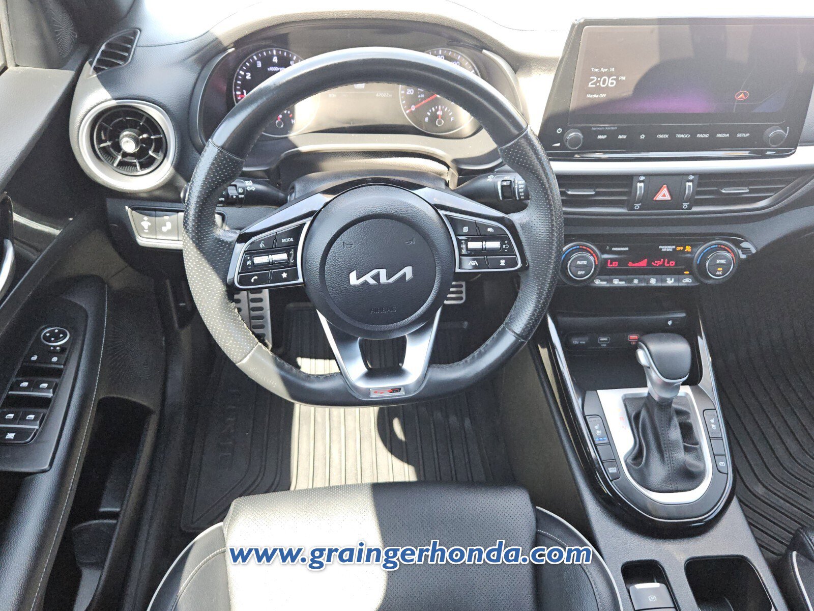 Used 2023 Kia Forte GT-Line w/ GT-Line Premium Package image 12