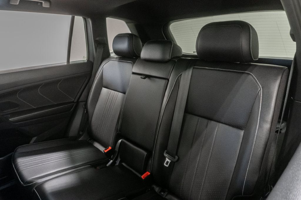 Used 2023 Volkswagen Tiguan SE R-Line AWD/4WD image 25