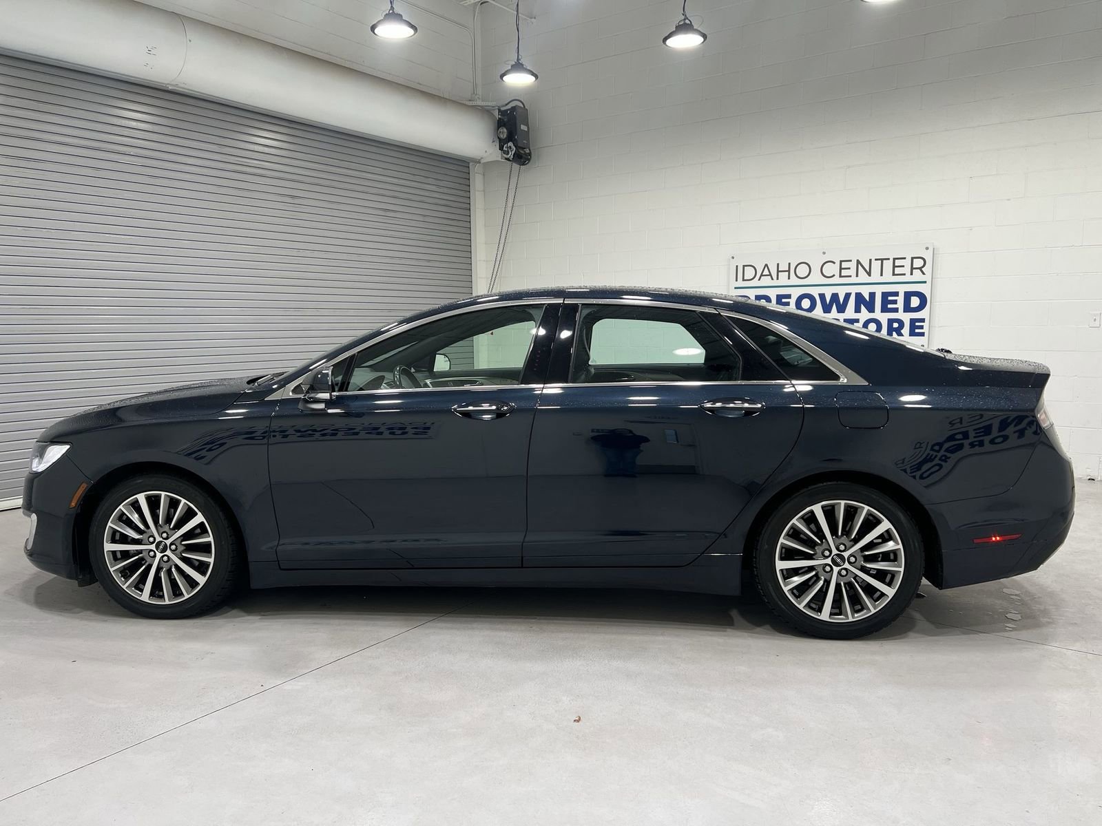 Used 2020 Lincoln MKZ AWD image 5