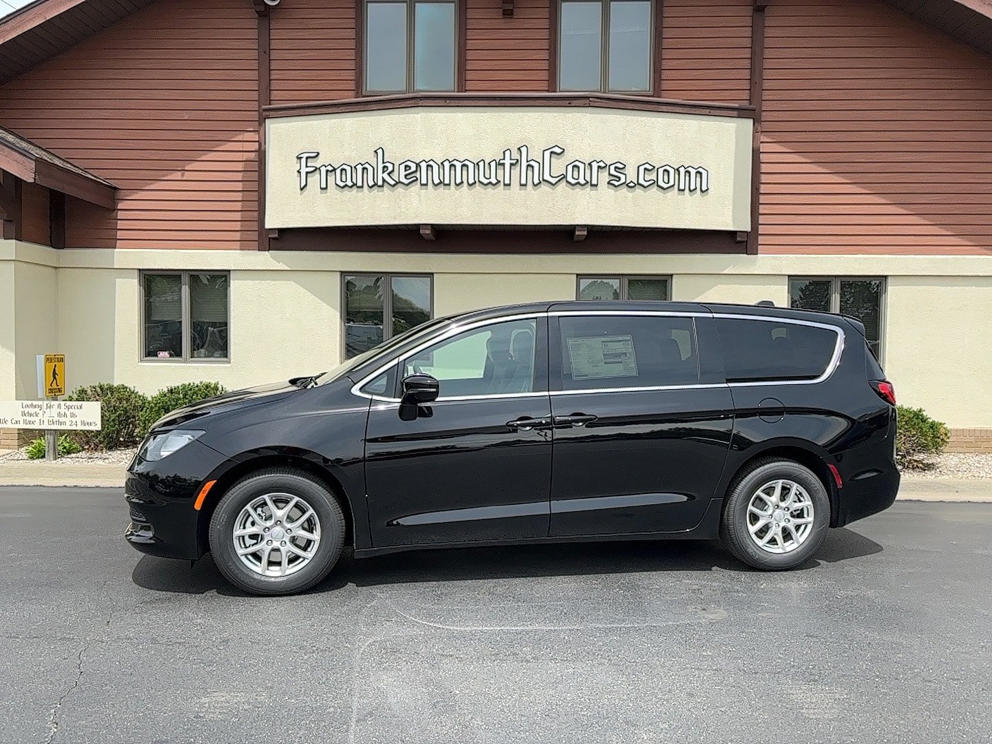 New 2027 Chrysler Pacifica LX