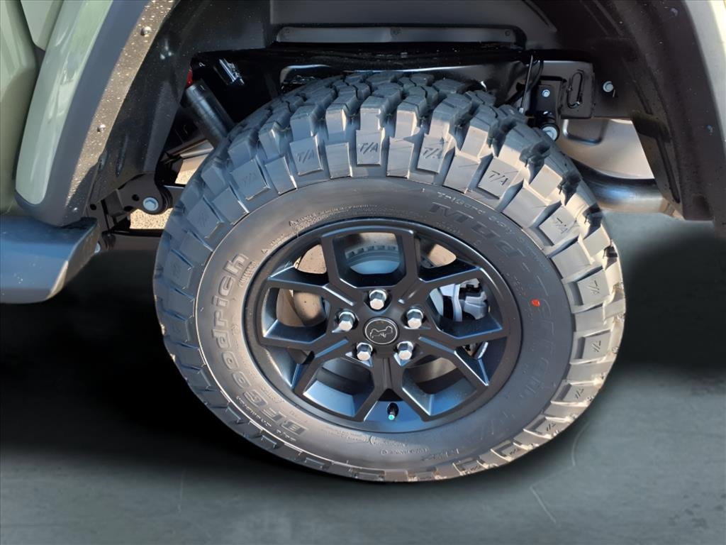 New 2025 Jeep Gladiator Sport image 7