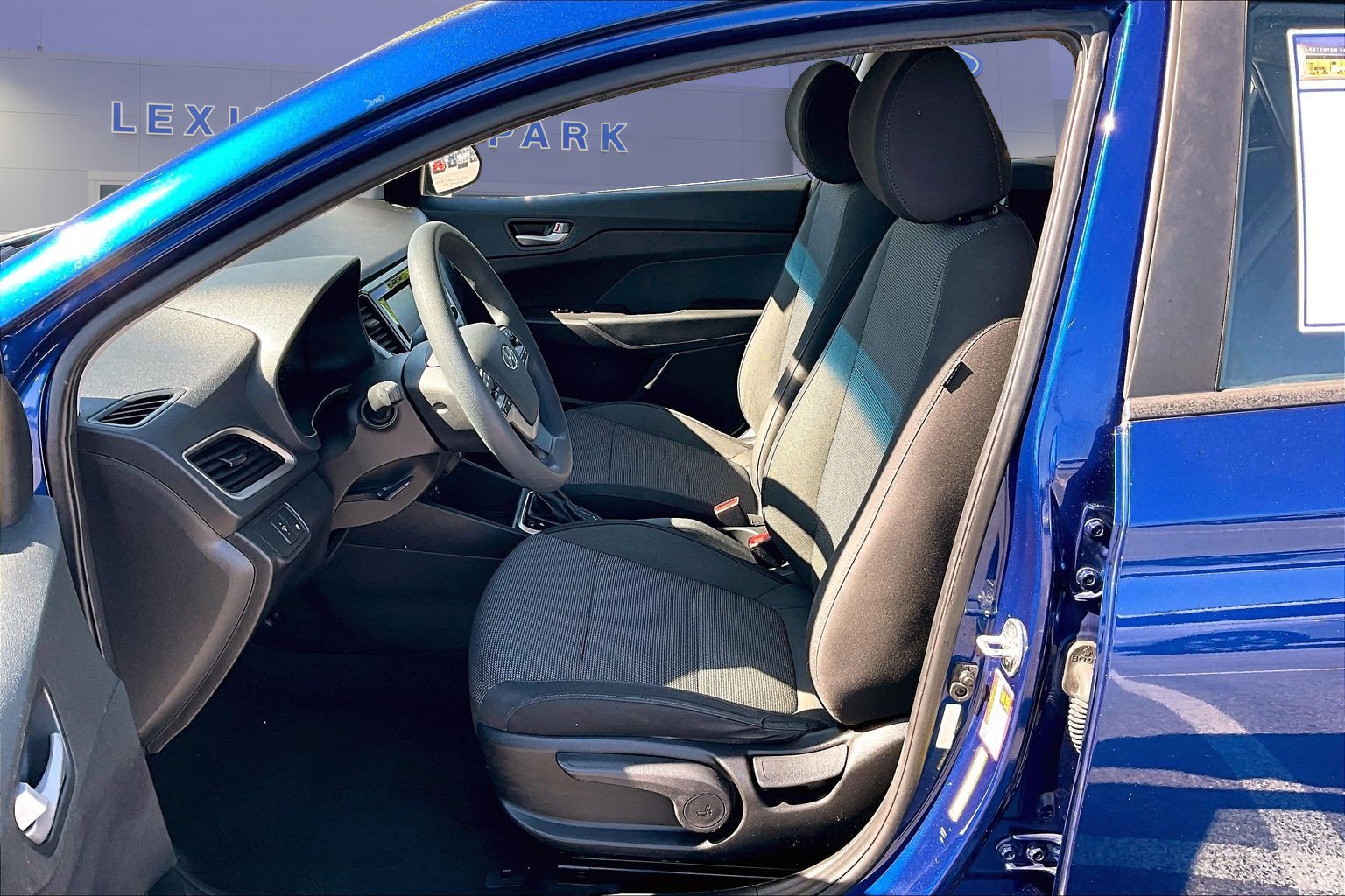 Used 2018 Hyundai Accent SE FWD image 21