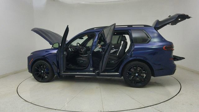 Used 2024 BMW X7 xDrive40i w/ Executive Package image 77