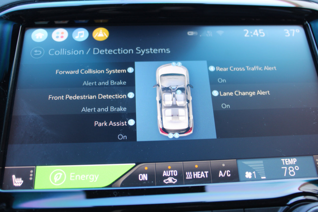 Used 2020 Chevrolet Bolt Premier w/ Infotainment Package image 29