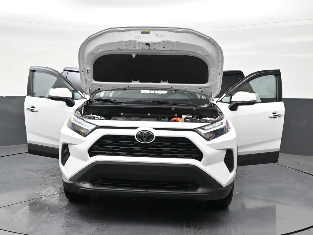 Used 2025 Toyota RAV4 XLE w/ Weather Package AWD/4WD image 33