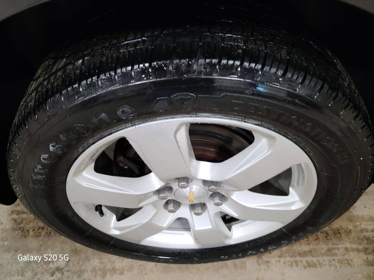 Used 2017 Chevrolet Traverse LT w/ Style and Technology Package image 11