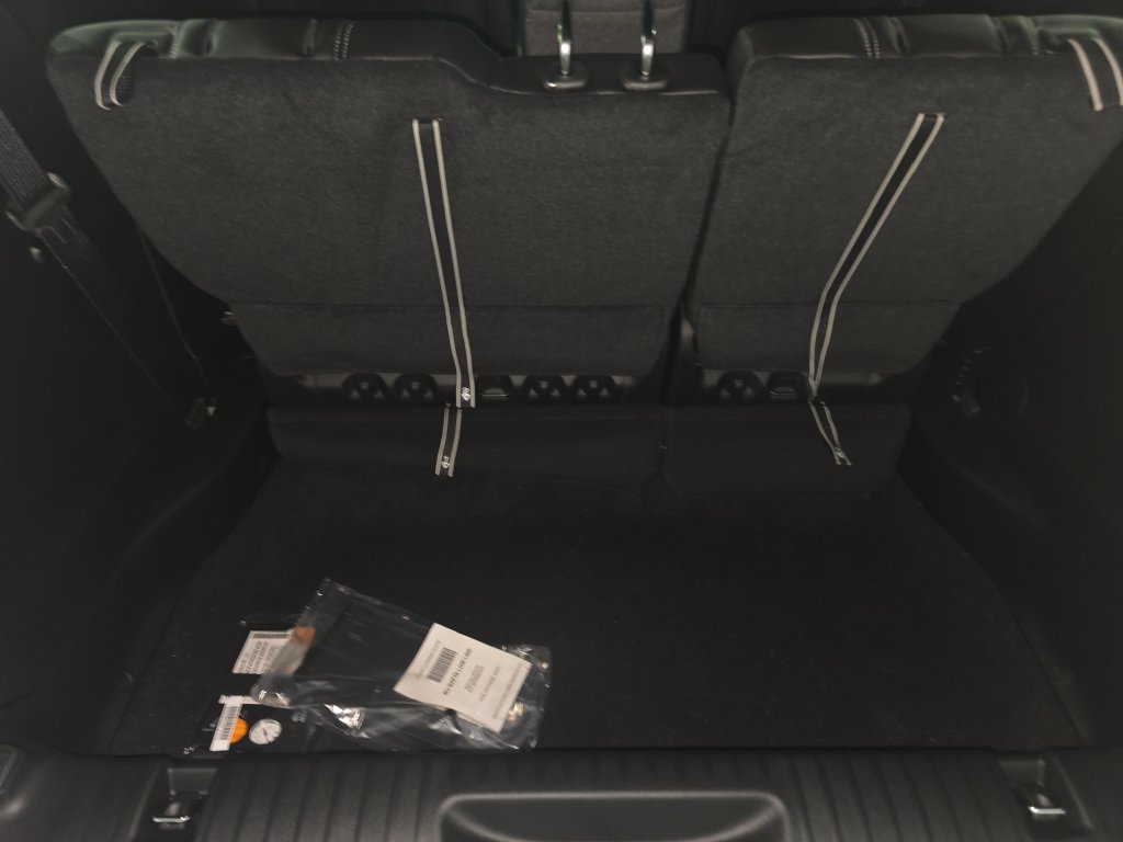 New 2027 Chrysler Pacifica LX FWD image 9
