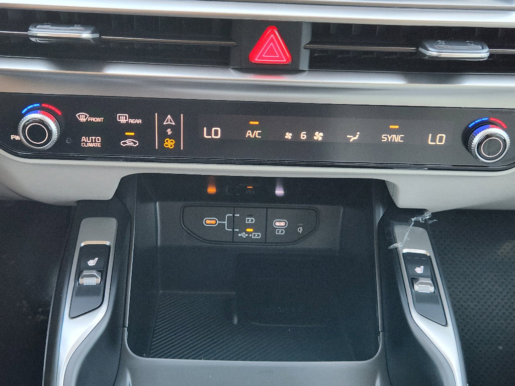 New 2026 Kia Sorento S w/ S Panoramic Sunroof Package image 14