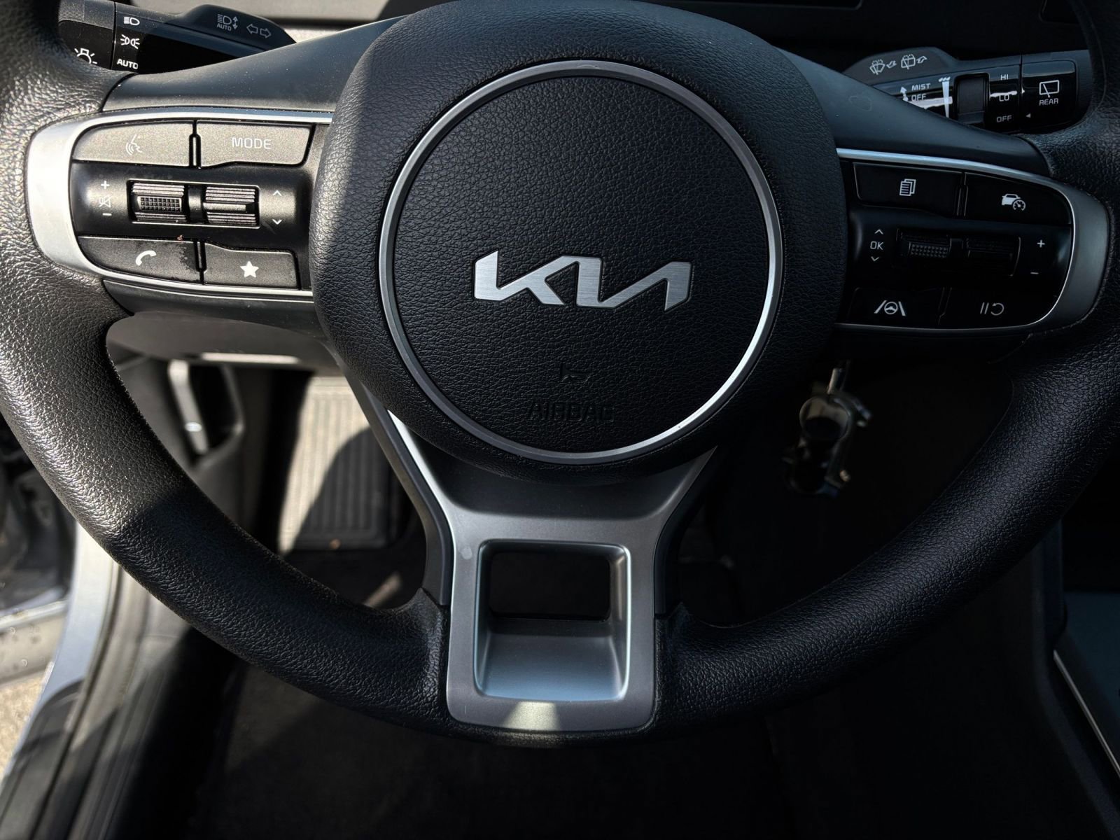 Used 2025 Kia Sportage LX image 31