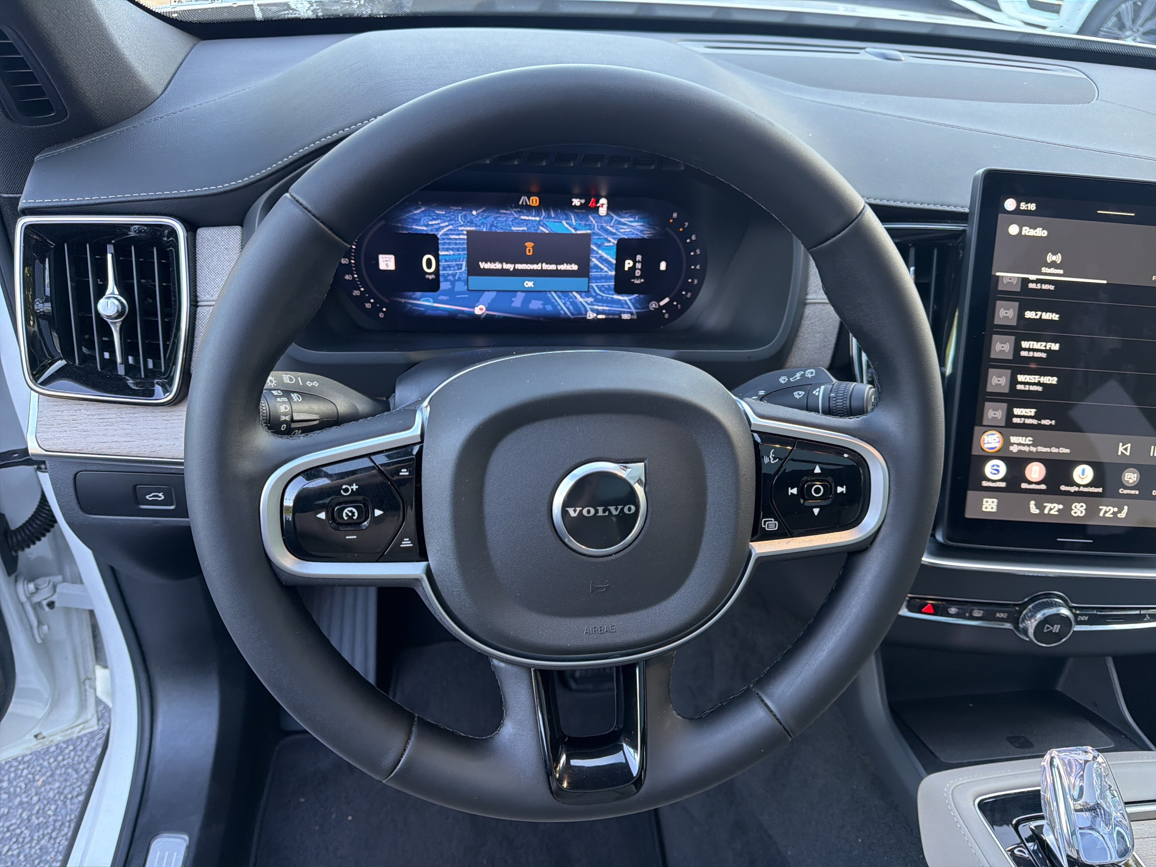 Certified 2025 Volvo XC90 B5 Core AWD/4WD image 18