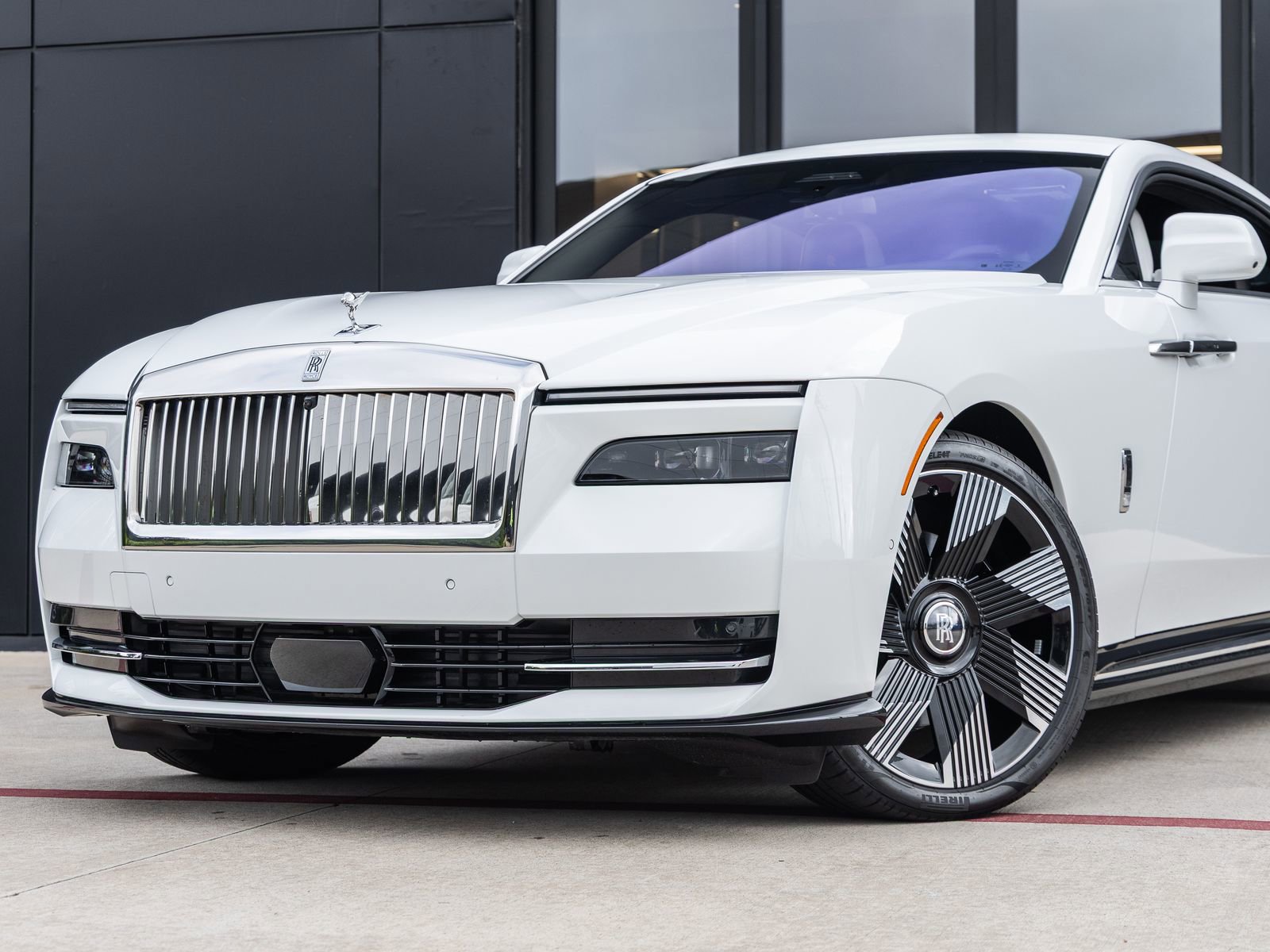 Used 2024 Rolls-Royce Spectre image 6
