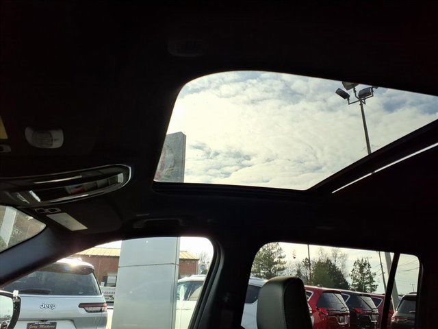 New 2025 Jeep Grand Cherokee L Limited w/ MOPAR Finishing Package image 13