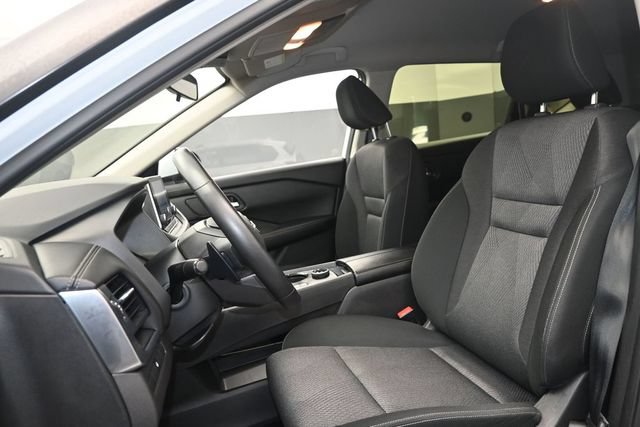 Used 2025 Nissan Rogue SV AWD/4WD image 9