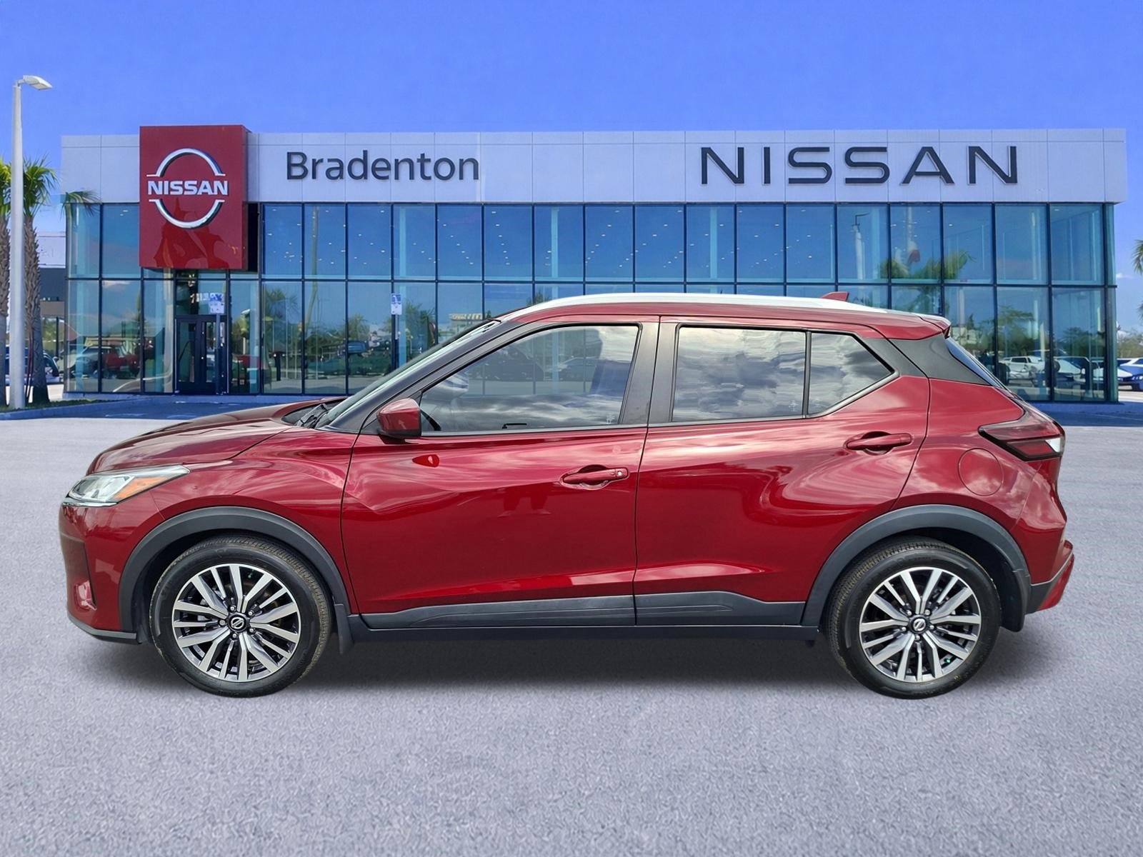 Used 2021 Nissan Kicks SV image 8