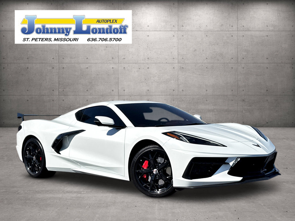 Used 2021 Chevrolet Corvette Stingray Premium Cpe w/ Z51 Performance Package RWD image 1