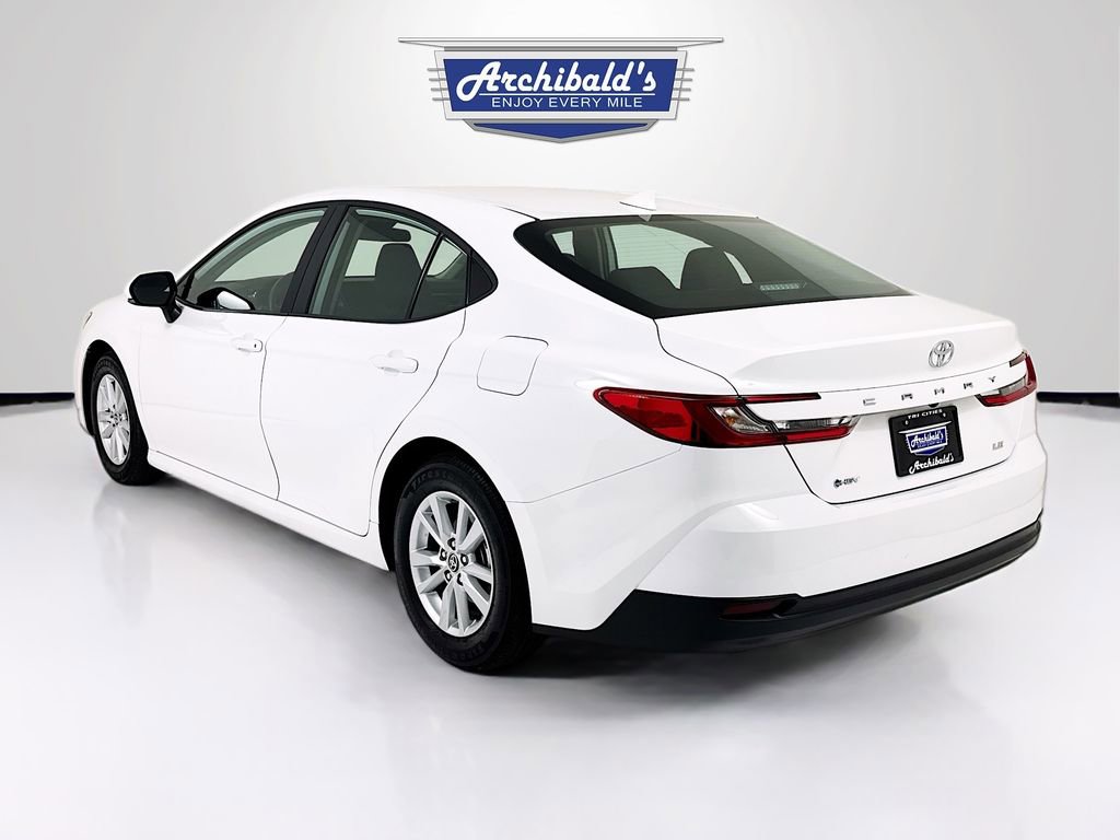 Used 2025 Toyota Camry LE image 6