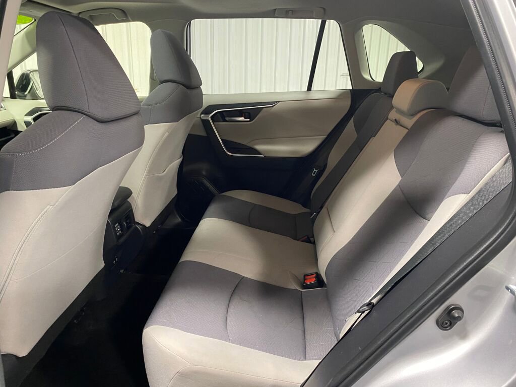 Used 2019 Toyota RAV4 XLE image 6