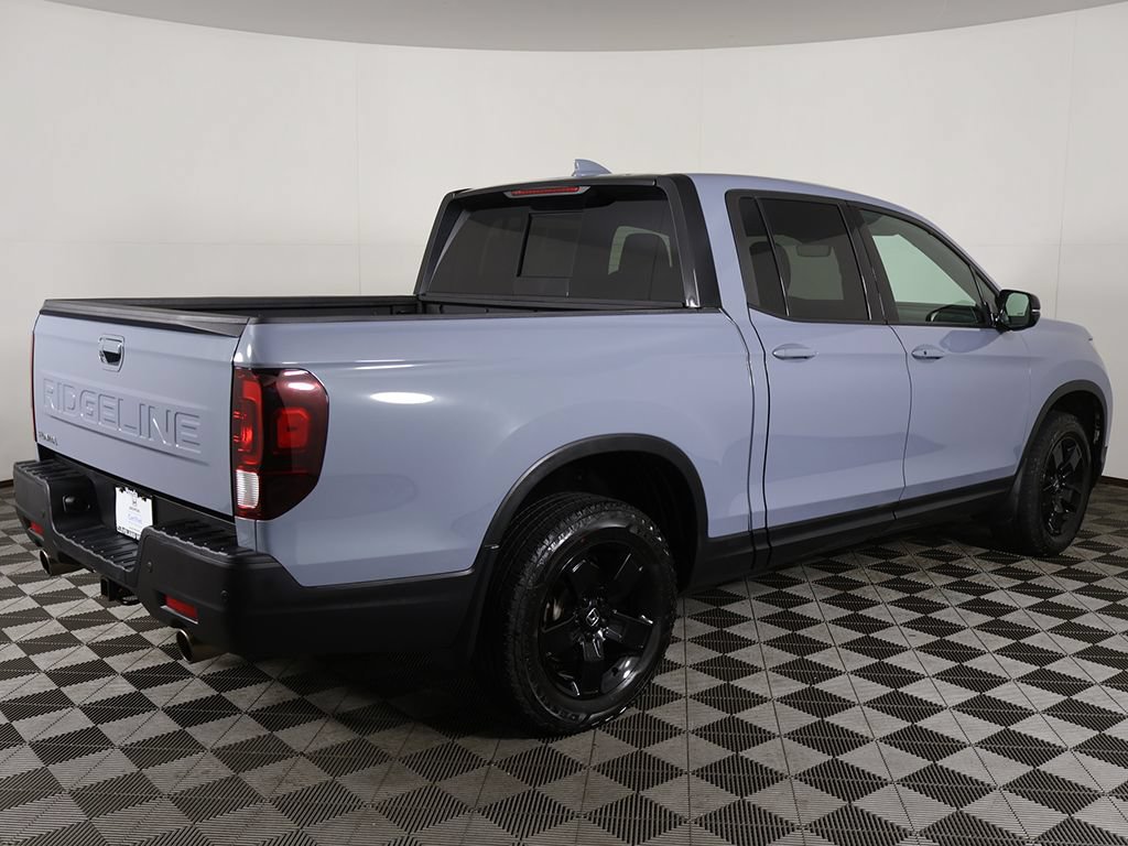Certified 2025 Honda Ridgeline Black Edition image 13