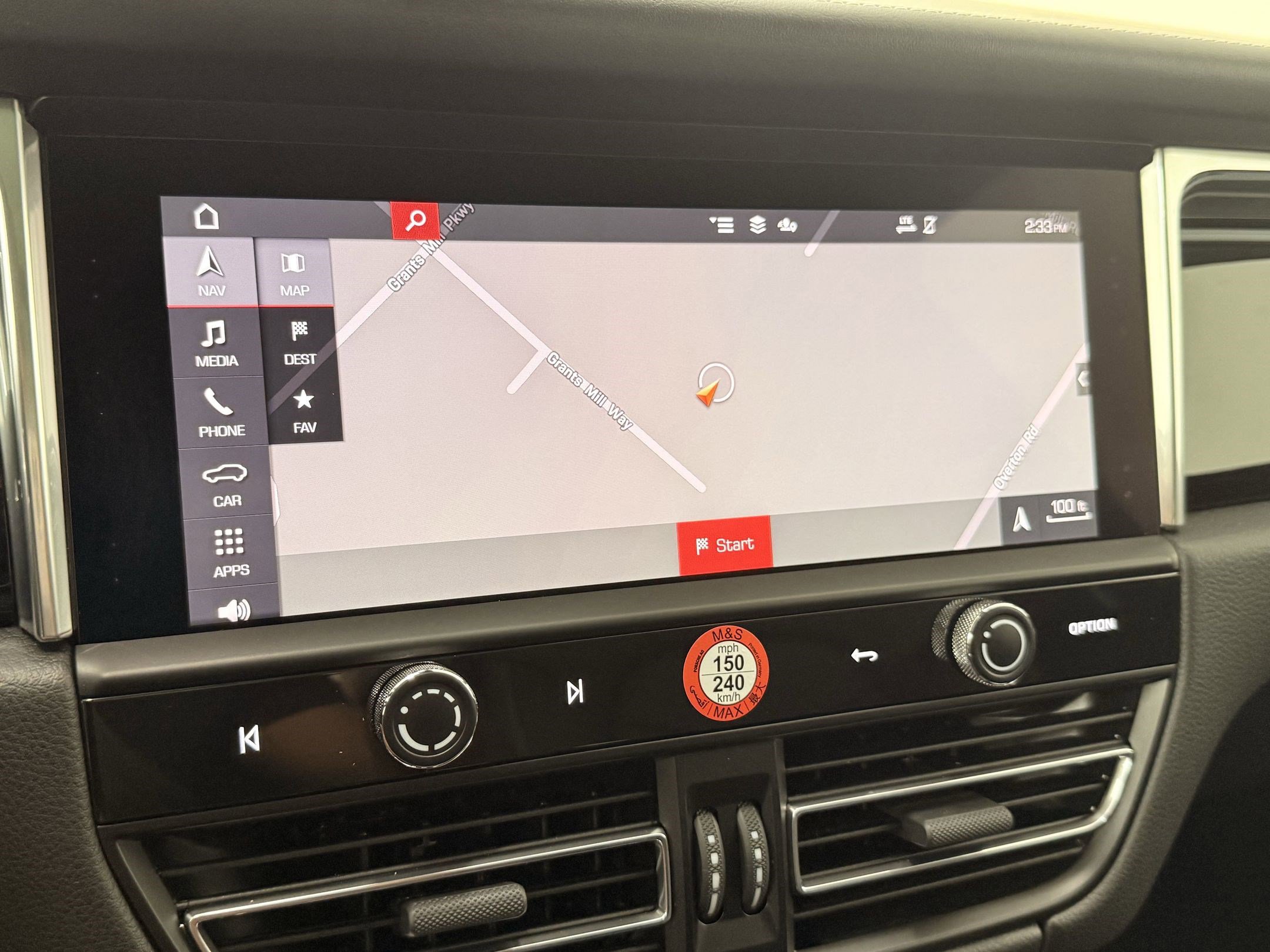 Certified 2025 Porsche Macan image 23