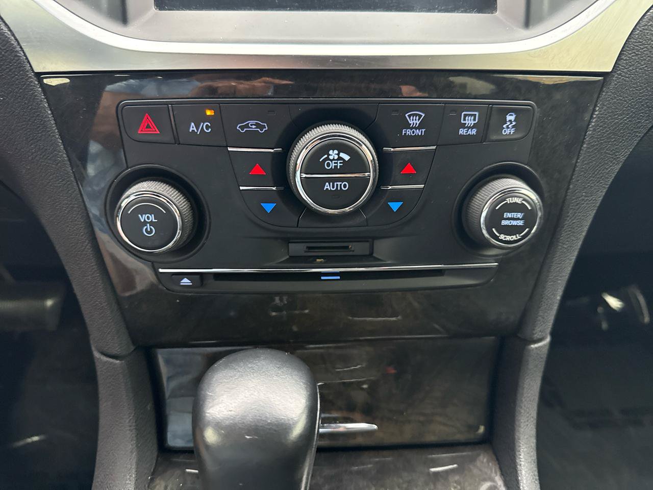 Used 2011 Chrysler 300 C w/ Sound Group RWD image 21