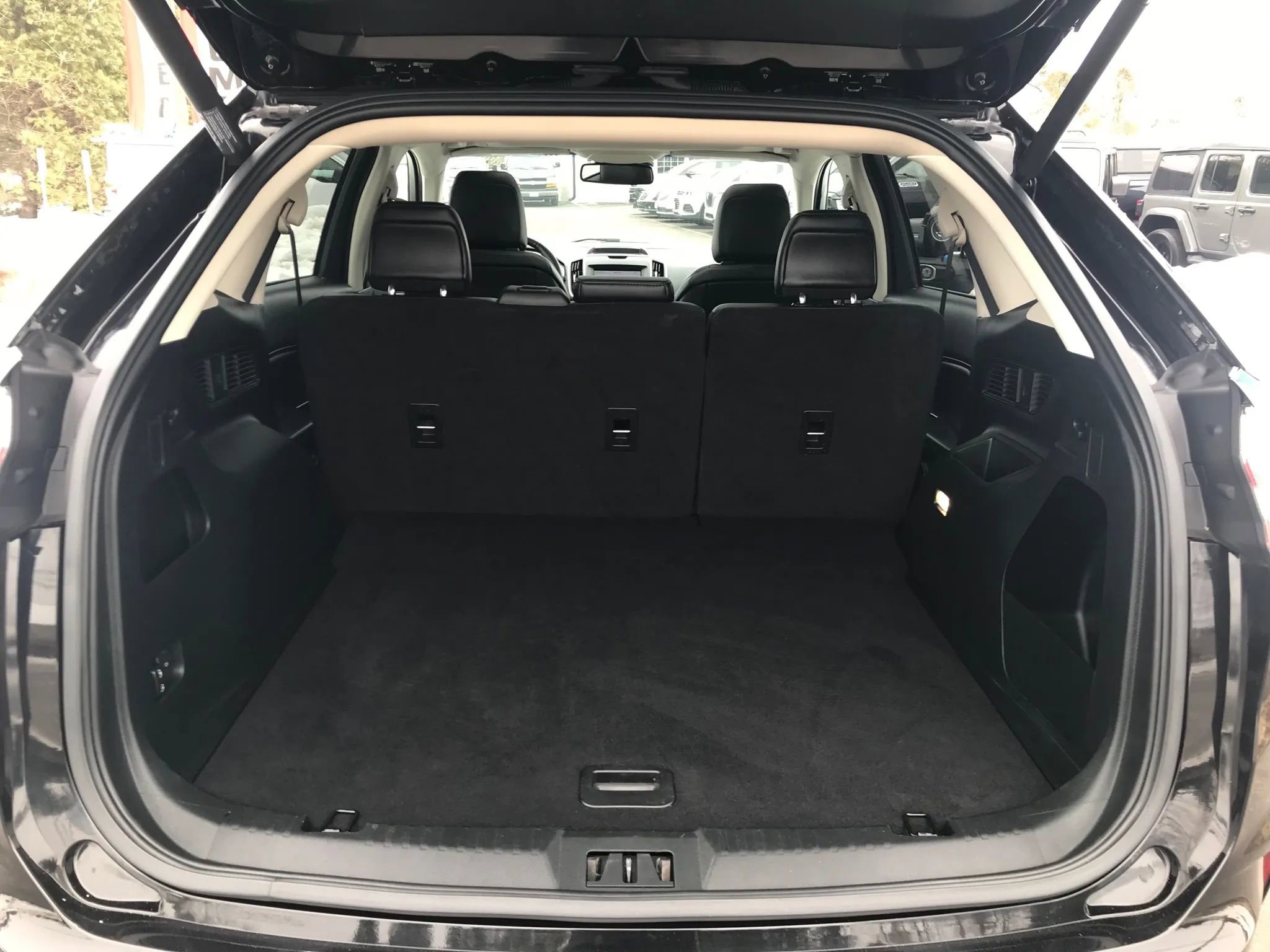 Used 2020 Ford Edge SEL w/ Convenience Package image 38