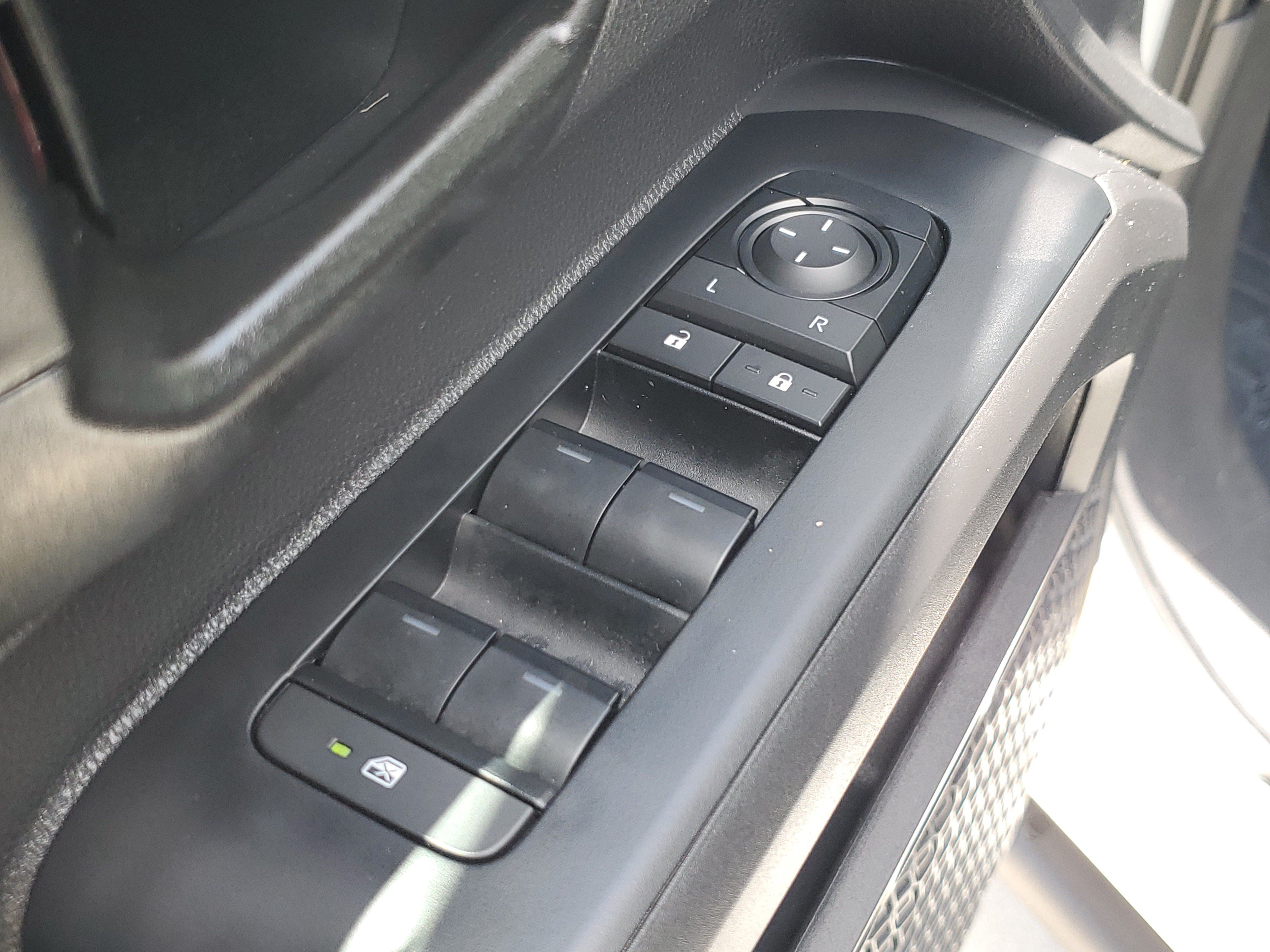 Used 2025 Toyota Tacoma SR5 RWD image 21