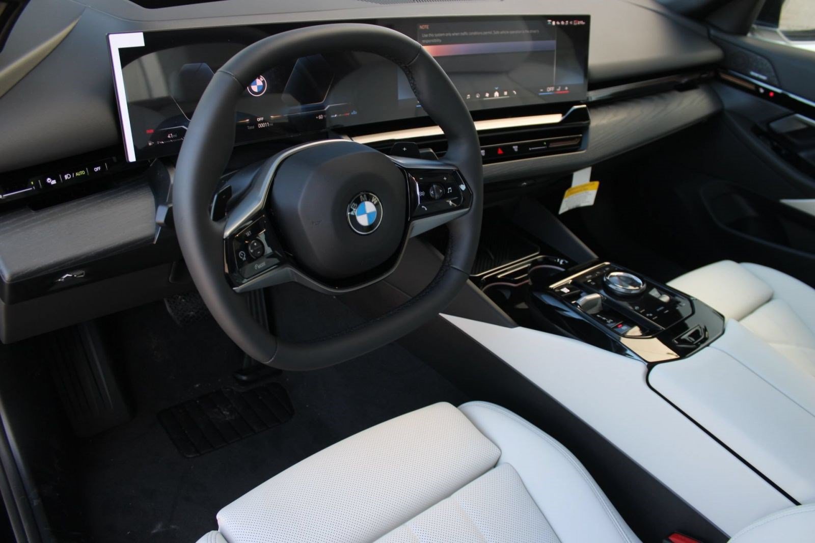 Used 2026 BMW 530i w/ Premium Package RWD image 4