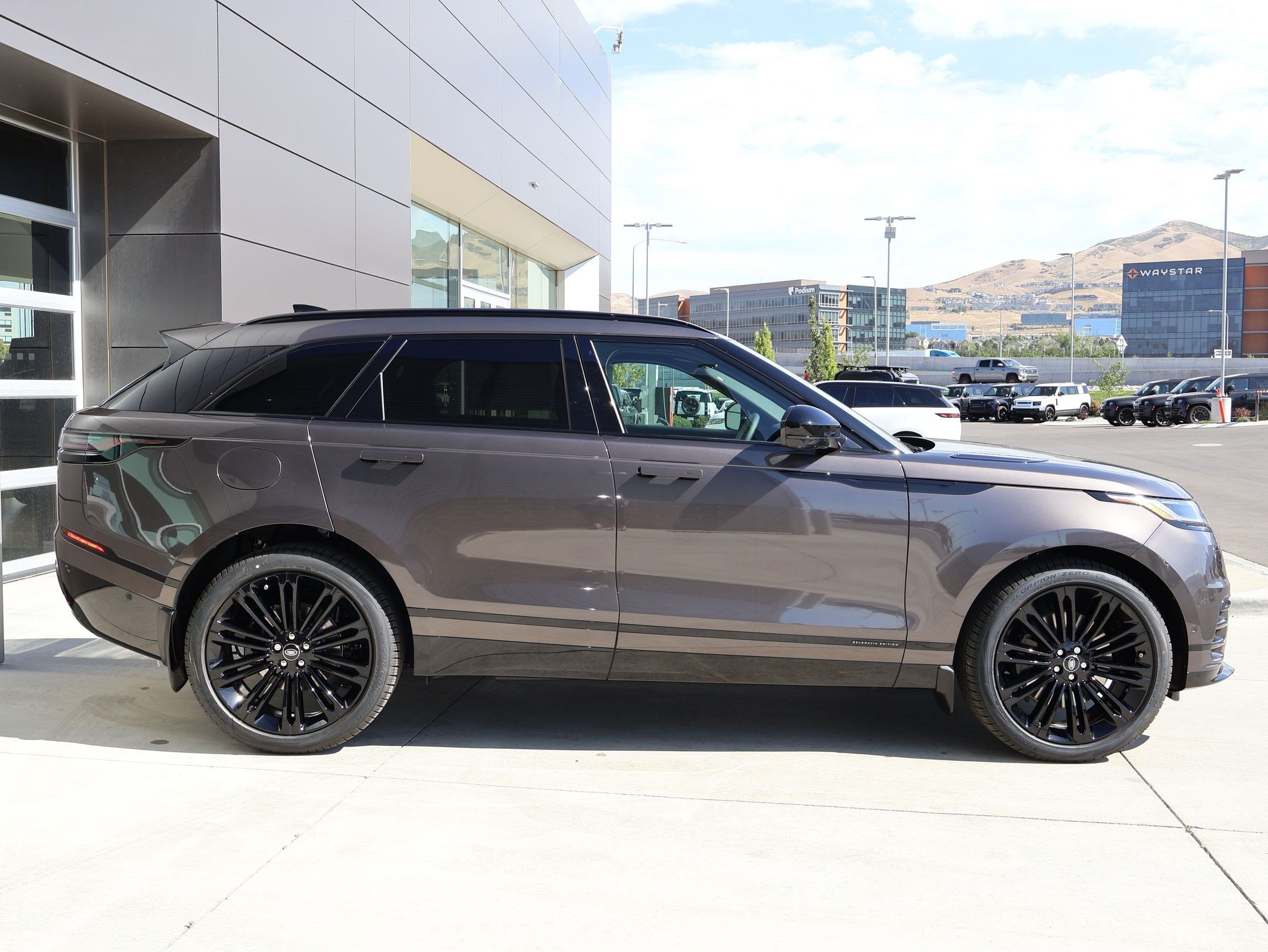 New 2026 Land Rover Range Rover Velar Belgravia AWD/4WD image 4
