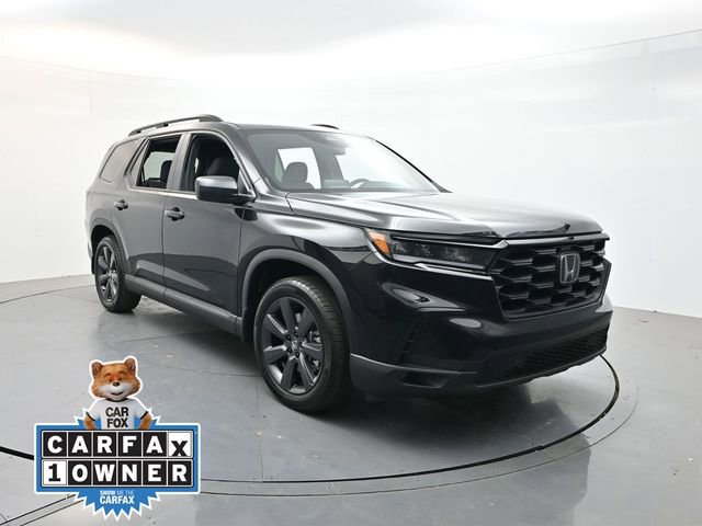 Used 2025 Honda Pilot Sport image 1
