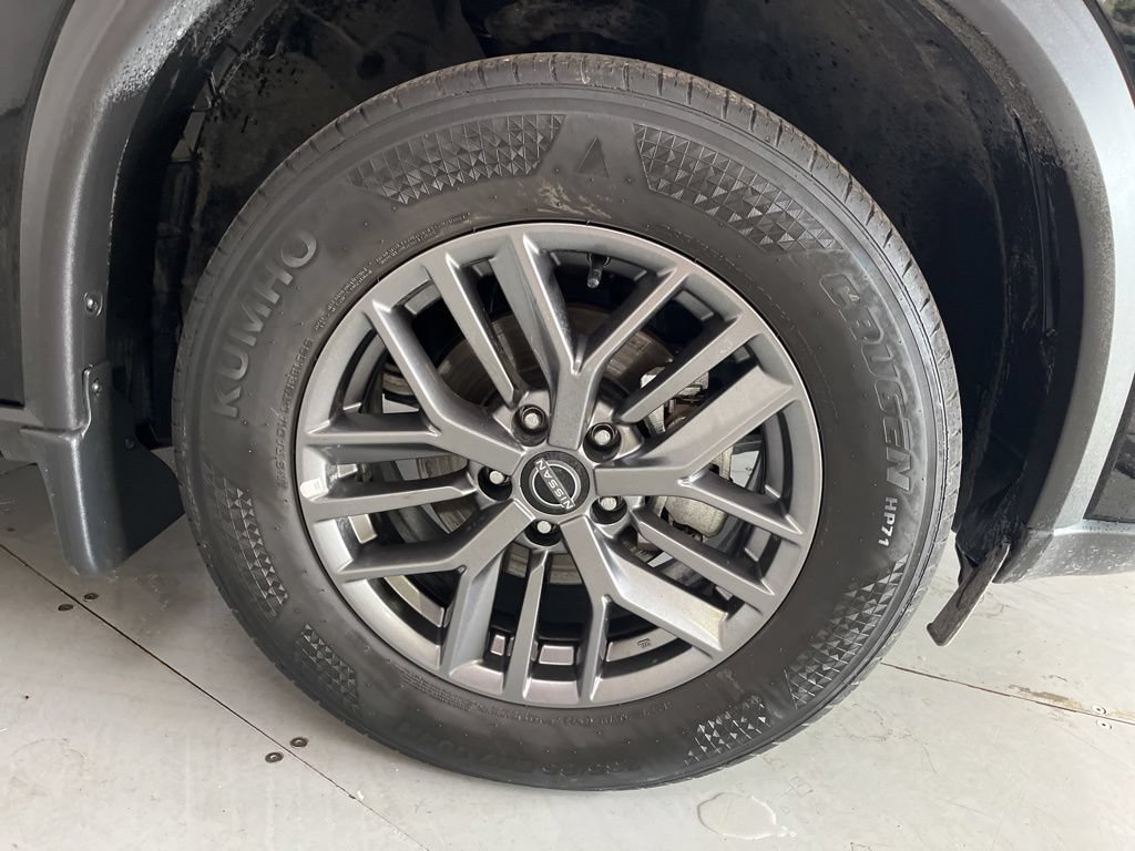Used 2024 Nissan Rogue S AWD/4WD image 17