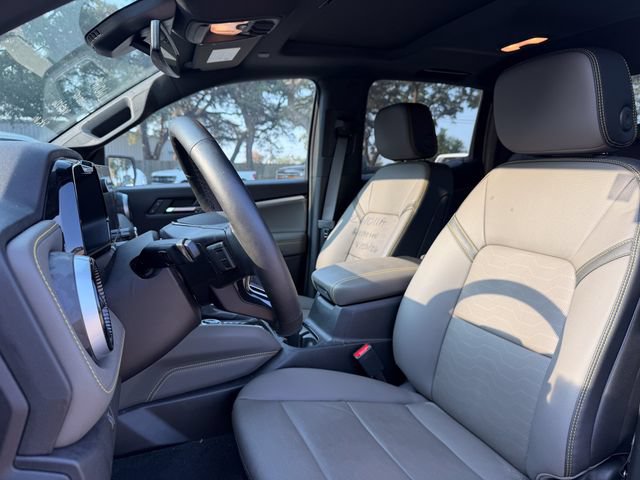 Used 2026 Chevrolet Colorado ZR2 w/ Technology Package AWD/4WD image 8